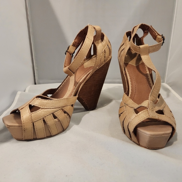Lucky Brand platform sandals - Picture 1 of 4